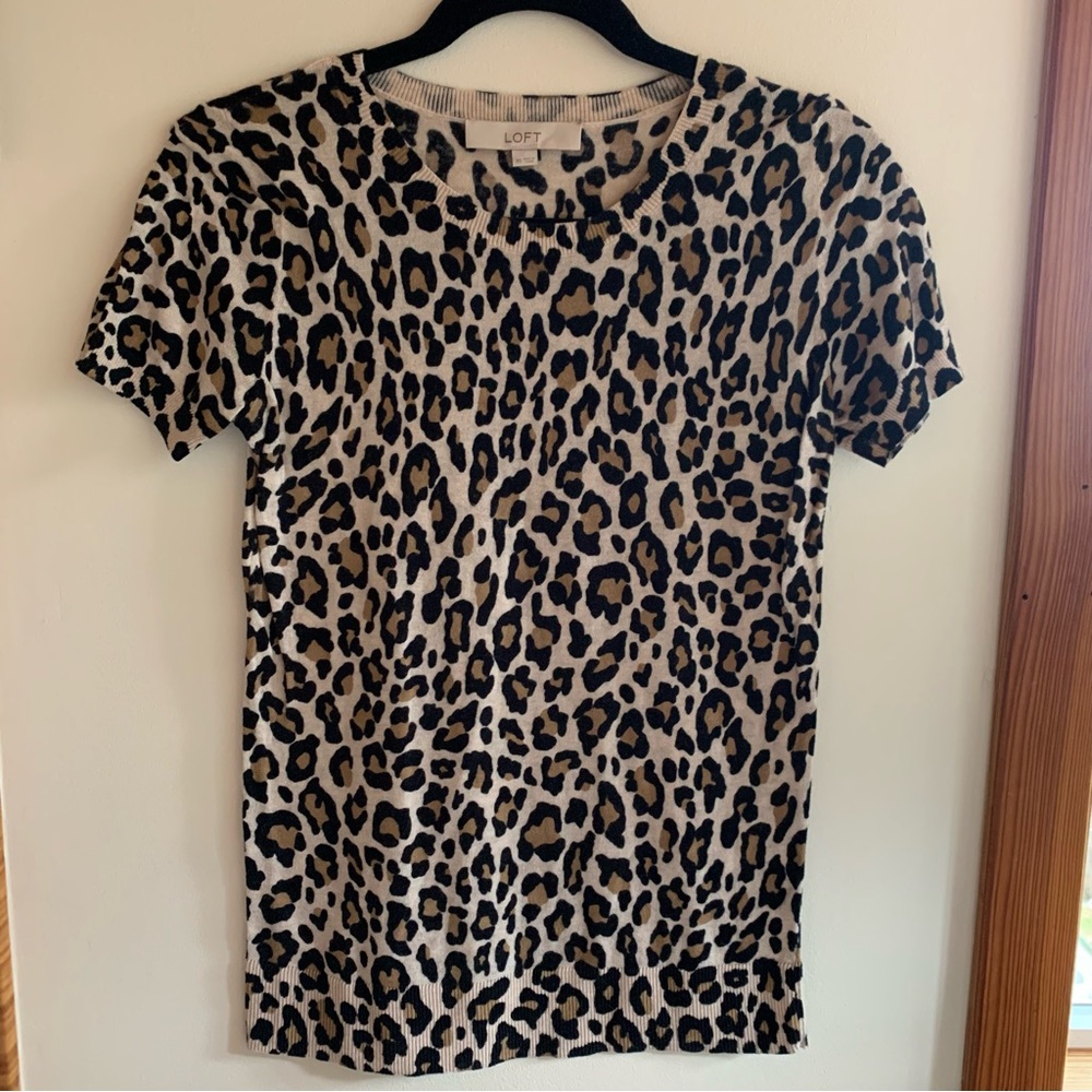 ⭐️ 3 for $20 ⭐️ LOFT Animal Print Short Short sleeve sweater XS